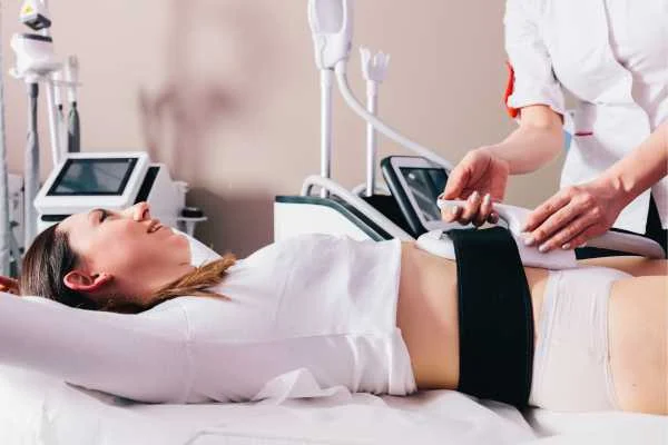 woman having body sculpting to help improve her body image and her mental health Edmonton